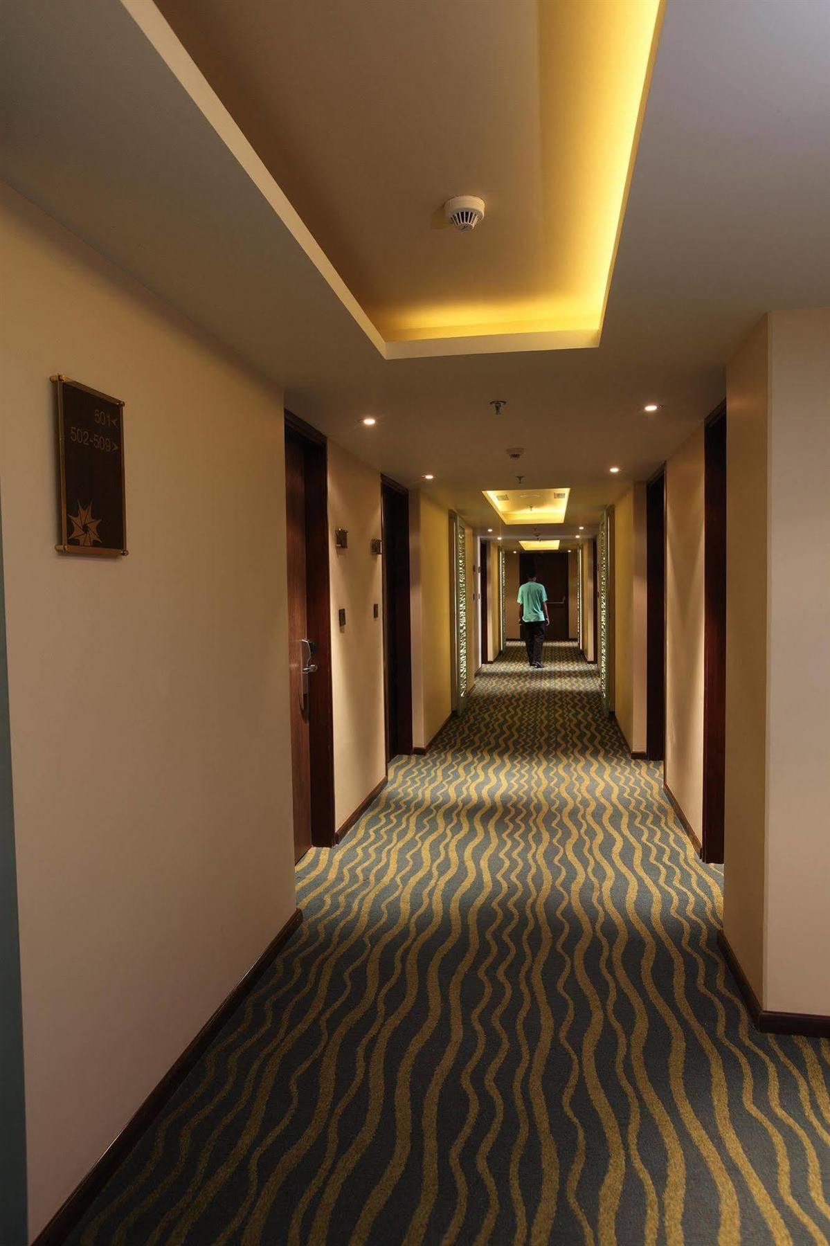 Hotel Vrisa Джайпур Екстериор снимка